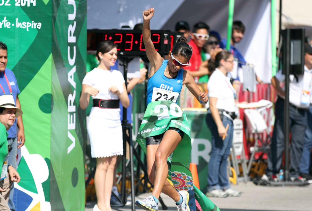 Mirna Ortiz gana oro y rompe récord en Veracruz 2014