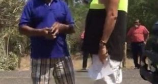 Pobladores no dejan pasar a su Chalet al Diputado Mario TaracenaPobladores no dejan pasar a su Chalet al Diputado Mario Taracena