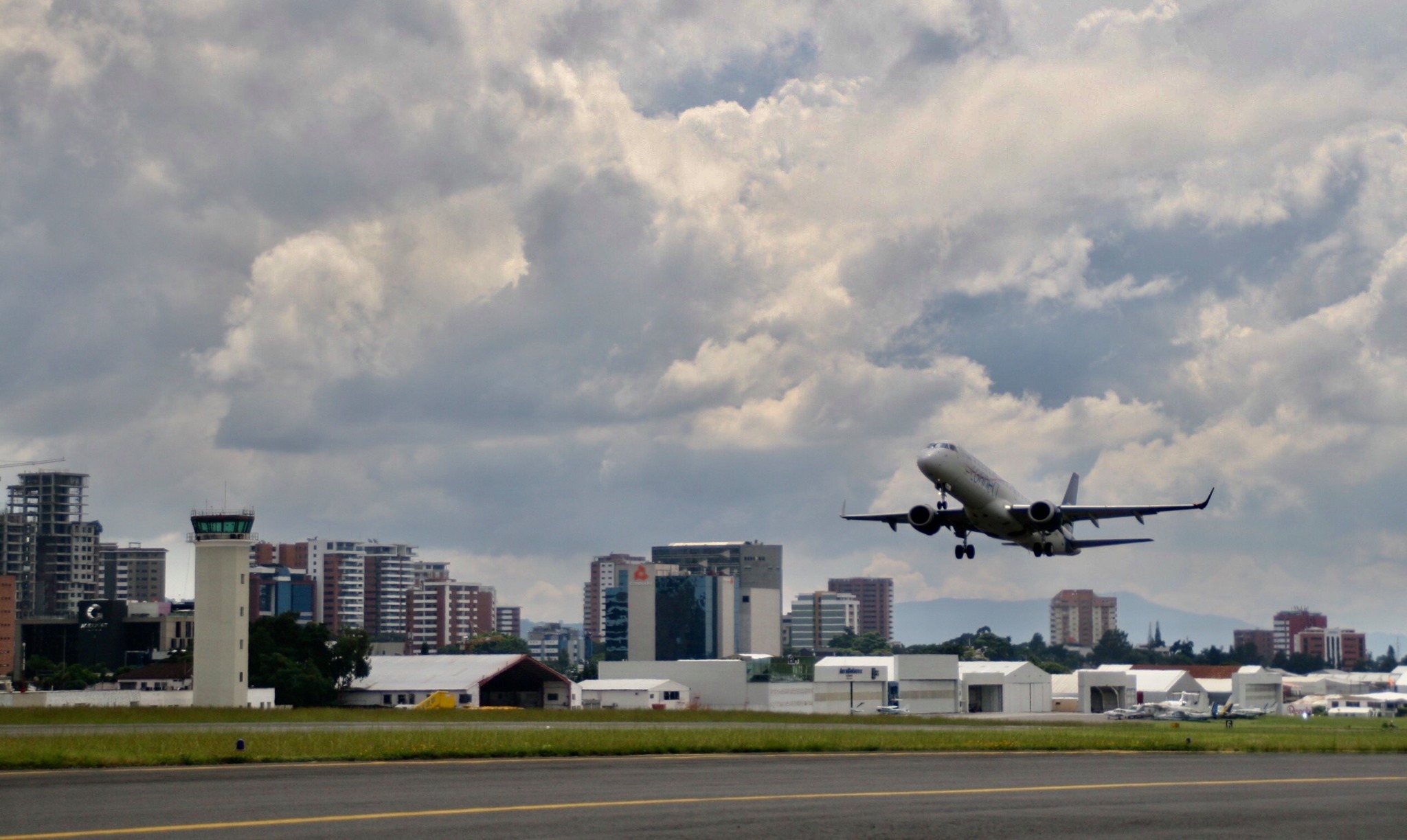 Aeropuerto la Aurora